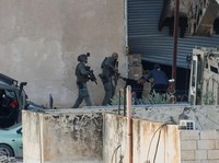 Detik-Detik Tentara Israel Tembak 2 Pemuda Palestina yang Menyerah