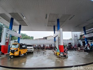 SPBU di Medan Dipenuhi Warga, Pertamina: Pasokan Baru Masuk
