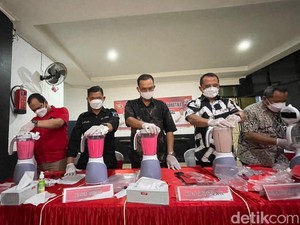 Polda Kalsel Amankan 57 Tersangka dan Musnahkan 1,4 Kg Narkoba