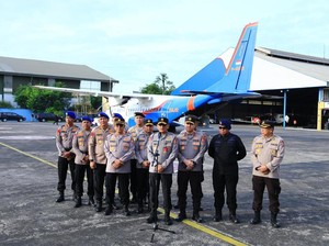 Polri Kerahkan Seluruh Satuan Distribusikan Bantuan Bencana di Sumatera