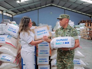 BCA-TNI Salurkan Bantuan Kemanusiaan untuk Korban Bencana Alam di Sibolga