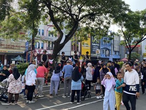 Aneka Kuliner hingga Polisi Berkuda Jadi Daya Tarik Warga di CFD Depok