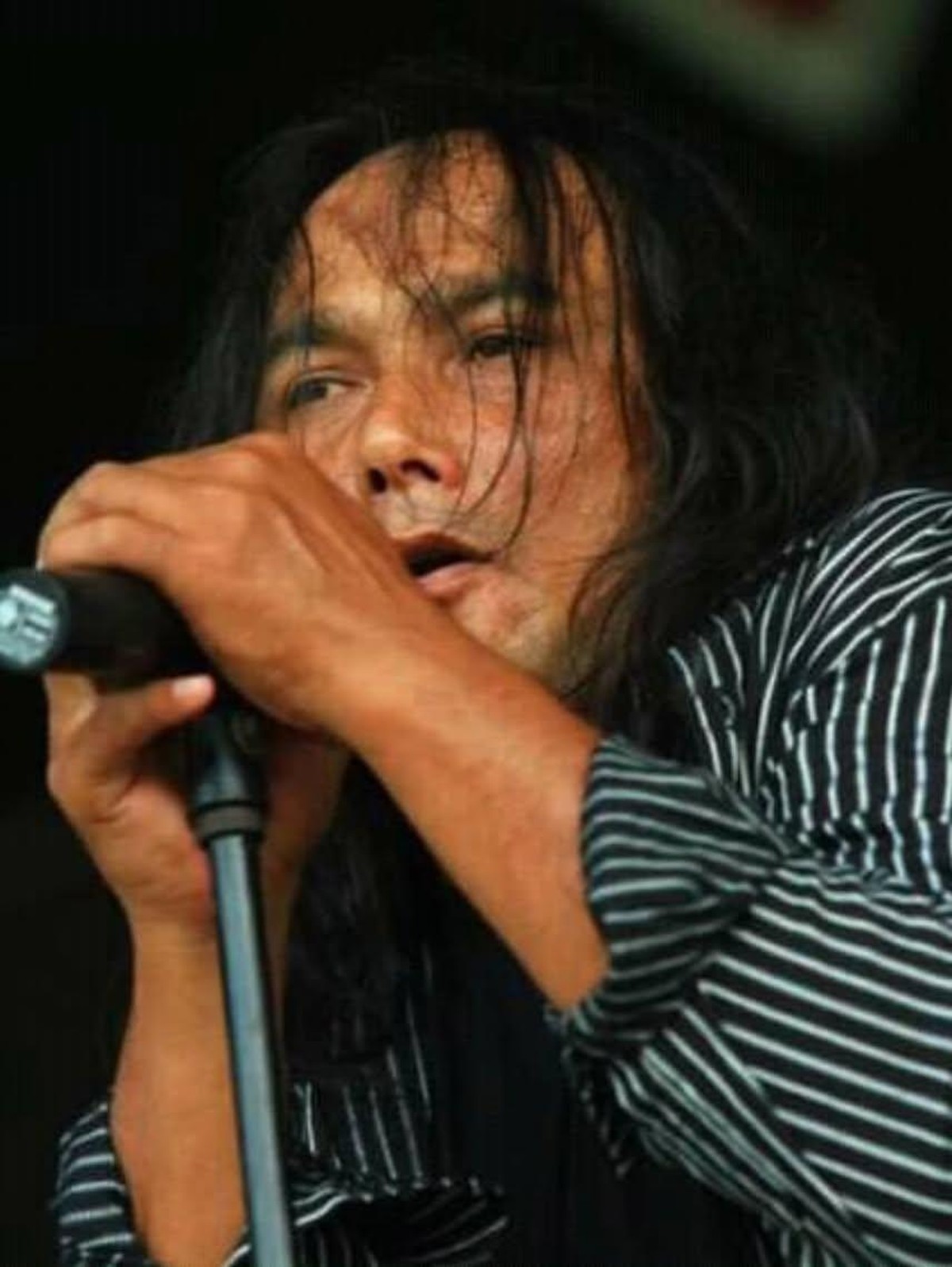 Mantan Vokalis Edane dan Elpamas, Ecky Lamoh Meninggal Dunia