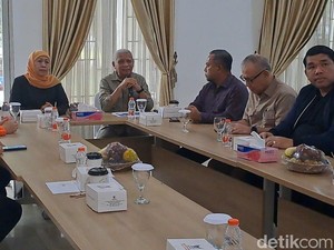 Korban Banjir Jarah Minimarket, Wagubsu Sebut Logistik Cukup tapi Akses Sulit