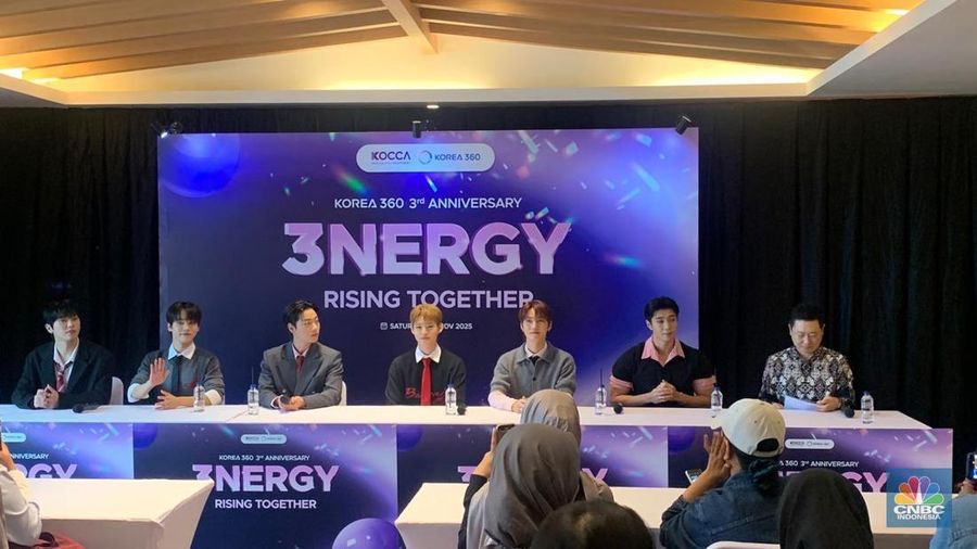 Konferensi pers ONF dan FIFTY FIFTY dalam rangka anniversary KOREA 360 di Lotte Mall Kuningan, Jakarta, Sabtu, (29/11/2025).  (CNBC Indonesia/Fergi Dwi)