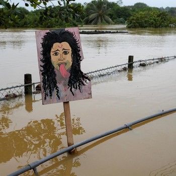 Potret Mencekam Banjir Bandang Sri Lanka, Ratusan Orang Tewas
