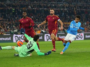 Napoli Vs Roma: I Lupi Dibayangi Rekor Buruk Melawan Rival di Papan Atas
