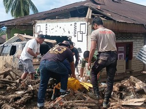 Dahsyatnya Bencana Banjir Bandang dan Longsor hingga Agam Luluh Lantak