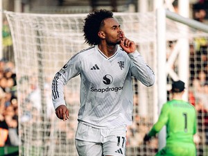 Momentum Joshua Zirkzee