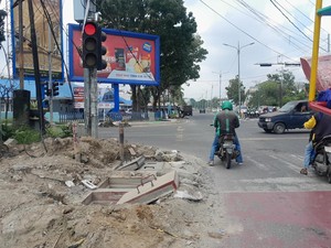 Lubang-lubang Terbengkalai di Jalan Juanda Medan, Warga Minta Pemkot Bereskan