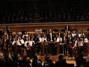 Addie MS Sukses Pimpin Konser Ke-3 Light Ministry Orchestra