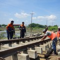 Terputus Efek Banjir, Jalur Kereta Api Medan-Binjai Kembali Tersambung