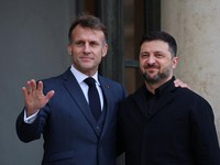 Ukraina Kepepet, Zelensky ke Paris Temui Macron Cari Dukungan