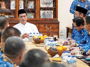 Pukul 6 Pagi, Mentan Pimpin Rapat Penyaluran Bantuan Pangan ke Aceh-Sumbar
