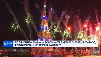 Video: Rio De Janeiro Nyalakan Pohon Natal Raksasa di Pantai Botafogo