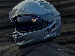 Canggih! Shoei Bikin Helm yang Bisa Tampilkan Navigasi dan Kecepatan Motor