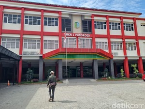 Viral Dugaan Pungli Rp 1,4 Juta di SMKN 1 Ponorogo, Ini Penjelasan Sekolah