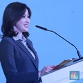 Wakil Direktur Utama BNI, Alexandra Askandar menyampaikan sambutan dalam acara BNI Emerald Market Outlook 2025 di Jakarta, Senin (1/12/2025). (CNBC Indonesia/Muhammad Sabki)