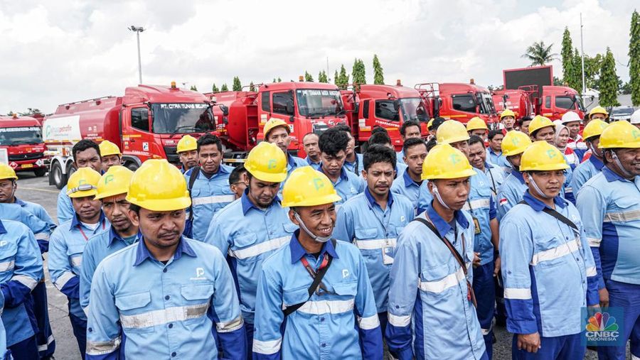 Pertamina kerahkan awak mobil tanki BBM lintas pulau