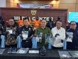 Penyelundupan 1,7 Kg Sabu Digagalkan di Batam, 4 Kurir Ditangkap-1 WN Malaysia