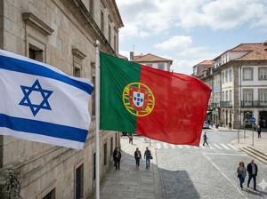 Ramai-ramai Warga Israel Antre Mau Jadi Warga Portugal, Ada Apa?