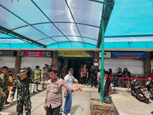 Sejumlah Minimarket di Sibolga Tutup-Dijaga Aparat usai Penjarahan