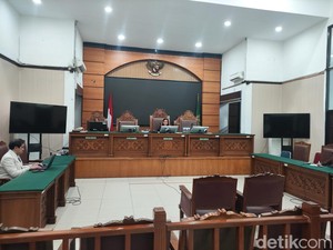 Hakim Tak Terima Praperadilan Tersangka Kasus Korupsi e-KTP Paulus Tannos