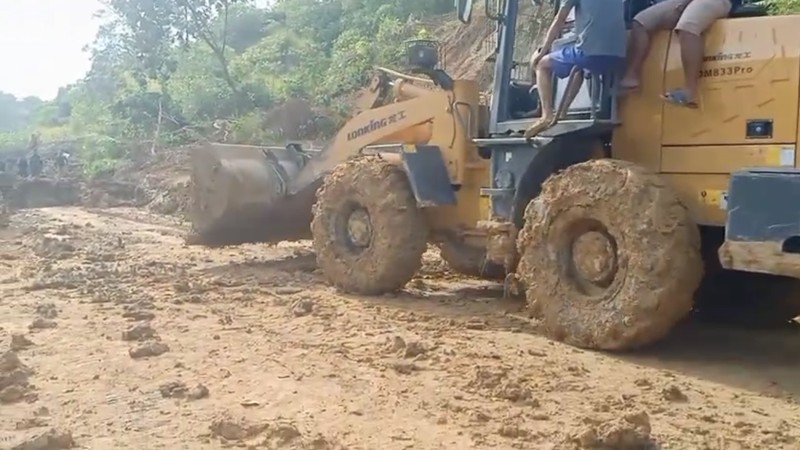 Jalur Medan-Aceh Tamiang Mulai Dapat Diakses. (Dok. BNPB)