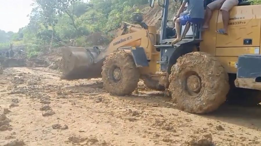 Jalur Medan-Aceh Tamiang Mulai Dapat Diakses. (Dok. BNPB)
