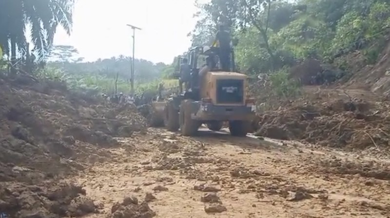 Jalur Medan-Aceh Tamiang Mulai Dapat Diakses. (Dok. BNPB)