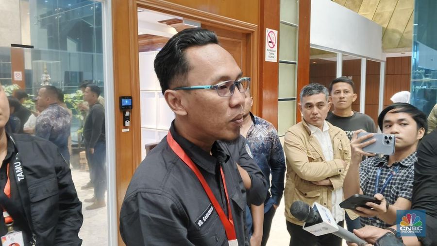 Ketua Umum Aliansi Pedagang Pakaian Bekas Indonesia, WR Rahasdikin. (CNBC INdonesia/Chandra Dwi)