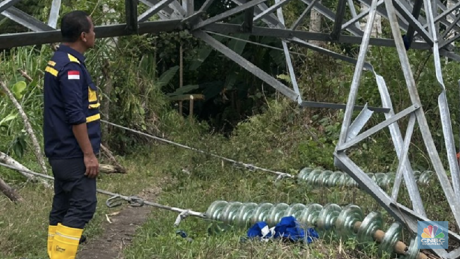 Menteri Energi dan Sumber Daya Mineral (ESDM) Bahlil Lahadalia melakukan kunjungan kerja ke Kabupaten Bireuen, Provinsi Aceh pada Selasa (2/12). (Dok. Kementerian ESDM)