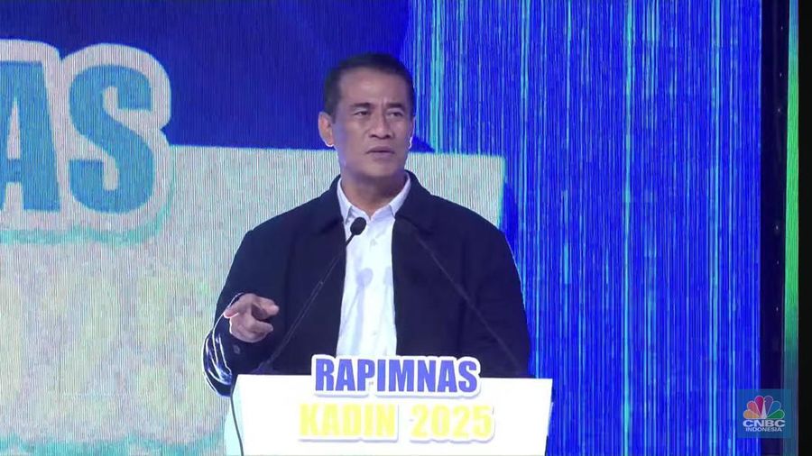 Menteri Pertanian/Kepala Bapanas, Amran Sulaiman dalam acara Rapat Pimpinan Nasional (Rapimnas) Kadin Indonesia 2025, tangkapan layar dari kanal YouTube Kadin, Selasa (2/12/2025).  (CNBC Indonesia/Martyasari RIzky)