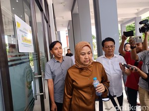 Istri IJU Bungkam Usai Diperiksa Kejati NTB soal Kasus Uang Siluman