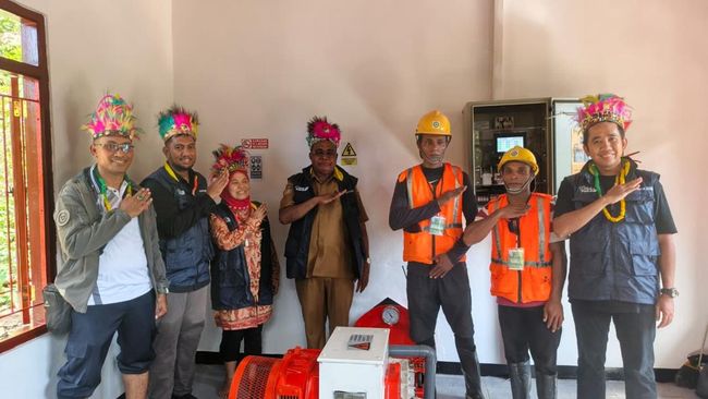 Top! Pelindo Sukses Hadirkan Listrik 24 Jam di Kampung Ausem-Papua