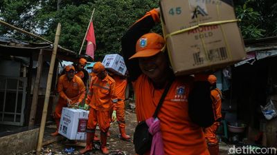 Warga Bantaran TPU Menteng Pulo II Mulai Hijrah ke Rusun Jagakarsa