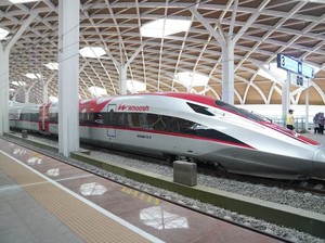 Warga Negara Malaysia, Singapura hingga China Doyan Naik Kereta Cepat RI