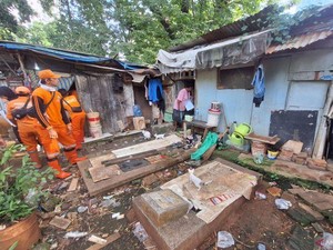 105 Keluarga Penghuni TPU Menteng Pulo 2 Dipindahkan ke Rusun Jagakarsa