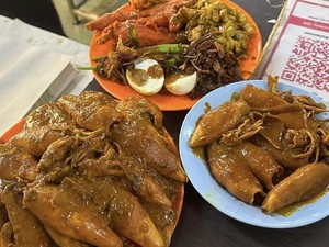 Respect! Pria Dermawan Ini Selalu Titip Uang ke Resto untuk Beri Makan Gratis