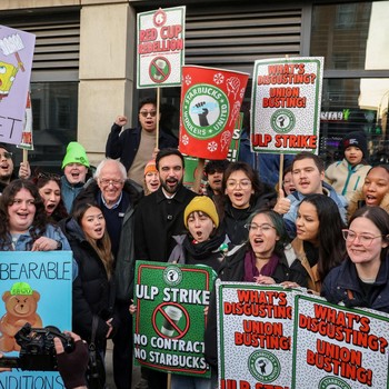 Walkot Muslim AS Mamdani Turun Gunung! Ikut Demo Pekerja Starbucks