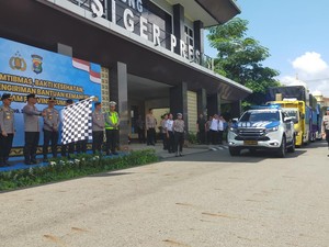 Wakapolri Lepas Bantuan Polda Lampung untuk Korban Bencana Alam Sumatera