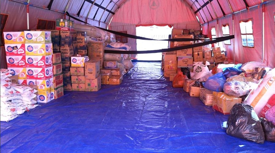 Bantuan seberat 4,1 ton dikirimkan melalui udara ke wilayah terdampak banjir dan longsor di Provinsi Sumatra Barat pada Selasa (2/12/2025). (Dok. BNPB)