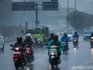 Puncak Musim Hujan Kalteng hingga Januari 2027, Wilayah Ini Perlu Bersiap
