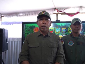 Bupati Taput Minta Maaf Lempar Beras Bantuan dari Heli hingga Pecah