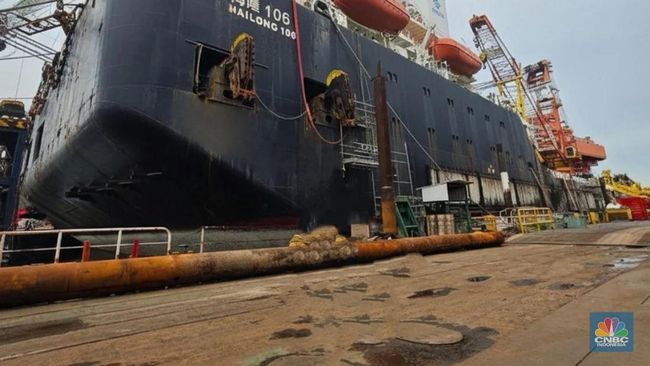 Kapal Offshore Raksasa CBRE Tiba di Singapura, Begini Penampakannya