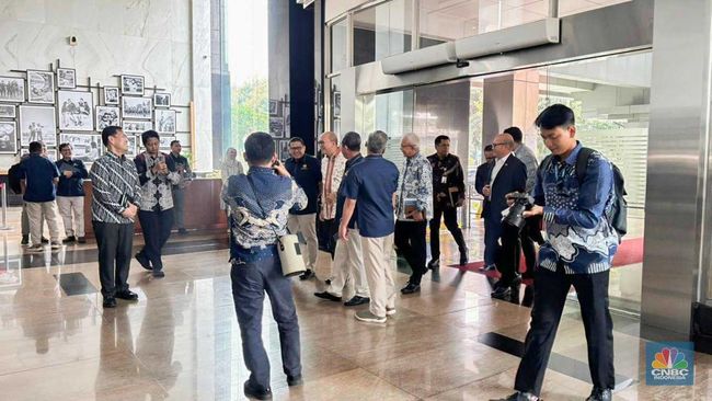 Momen Purbaya Kaget Rosan Bawa Banyak Pasukan ke Kemenkeu