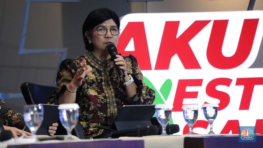 Deputi Gubernur Senior Bankk Indonesia (BI), Destry Damayanti menyampaikan paparan dalam acara Financial Forum 2025 di Jakarta, Rabu (3/12/2025). (CNBC Indonesia/Tri Susilo)