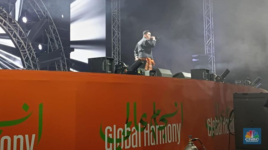 Kementerian Media Arab Saudi kembali menggelar acara bertajuk Global Harmony di Taman Al-Suwaidi, Riyadh. Inisiatif yang telah memasuki tahun kedua ini adalah bagian dari 'The Quality of Life Program' yang secara langsung mendukung Saudi Vision 2030. Global Harmony 2025 dimulai tanggal 11 November hingga 20 Desember 2025 di mana Indonesia mulai berpartisipasi, Selasa (2/12/2025) hingga Kamis (4/12/2025). (CNBC Indonesia/Muhammad Iqbal)