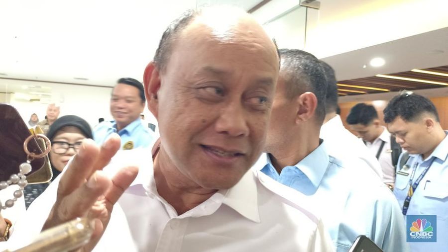 Kepala Badan Gizi Nasional (BGN) Dadan Hindayana saat ditemui di kantor Kemenko Pangan, Jakarta, Rabu (3/12/2025). (CNBC Indonesia/Martyasari Rizky)