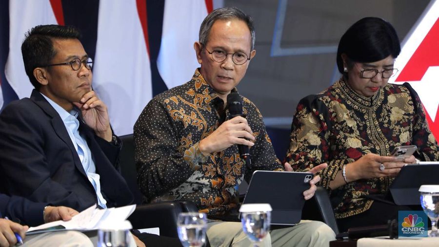 Suasana dialog dalam acara Financial Forum 2025 di Jakarta, Rabu (3/12/2025). (CNBC Indonesia/Tri Susilo)